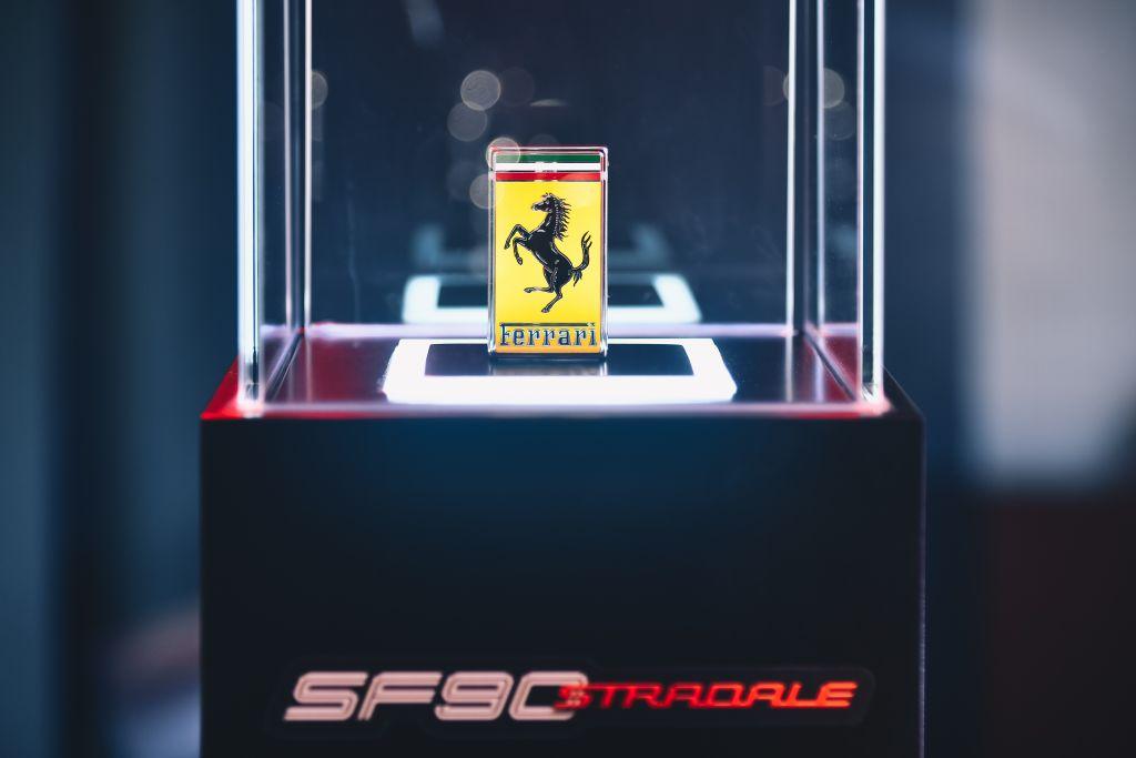 躍動千馬! 史上最強全新法拉利 SF90 Stradale 抵港 躍動千馬! 史上最強全新法拉利 SF90 Stradale 抵港