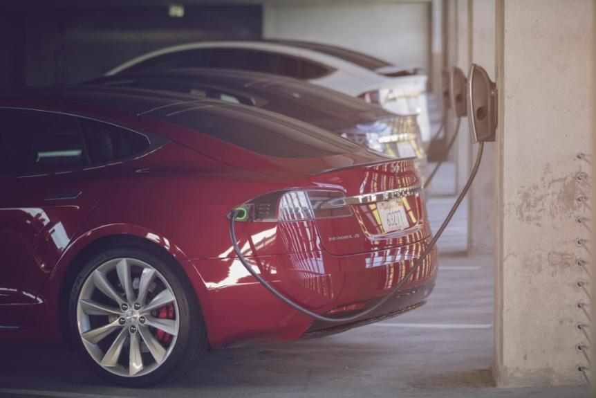 Tesla 圓方 Supercharging 超級充電站擴建 —多種不同充電方式 便捷快速的充電體驗
