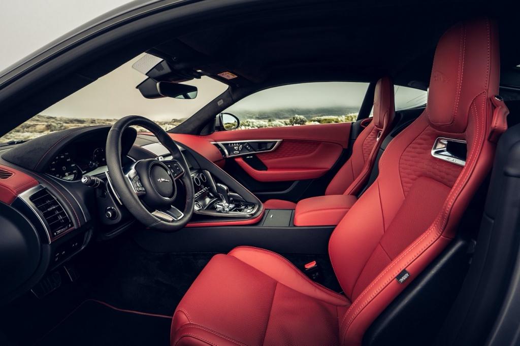 全新 Jaguar F-TYPE 凌厲登場 感受最純粹駕馭樂趣