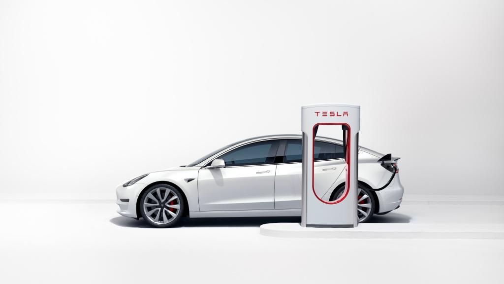 Tesla 全新 V3 Supercharging 超級充電服務正式在數碼港投入服務