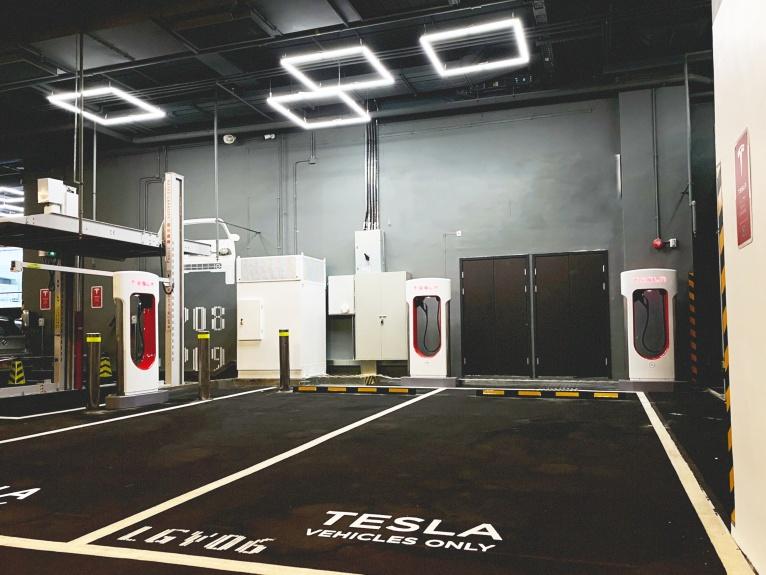 Tesla 在港持續擴展超級充電網絡 再有 V3 Supercharging 超級充電服務於新界西投入服務 Tesla 在港持續擴展超級充電網絡 再有 V3 Supercharging 超級充電服務於新界西投入服務