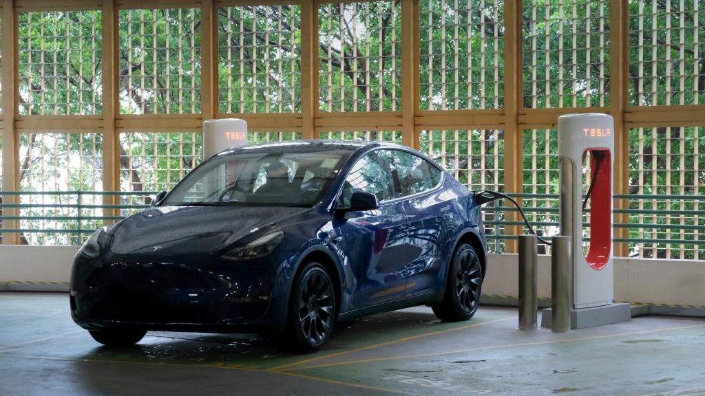 Tesla 港島東南灣廣場第 50 個 V3 超級充電站正式啟用 Tesla 港島東南灣廣場第 50 個 V3 超級充電站正式啟用