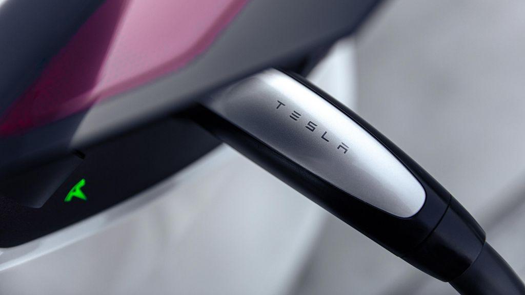 Tesla 宣布調整超級充電費用及擴展充電網絡