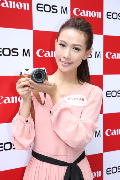 佳能推出全新輕巧 EOS M 數碼相機及 EF-M 鏡頭系列