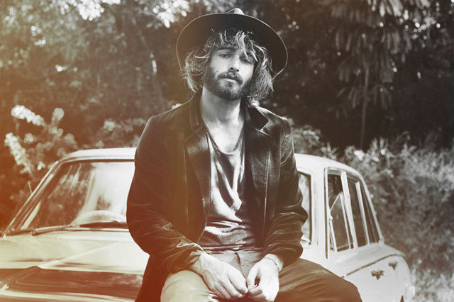 Angus Stone 最新個人專輯《Broken Brights》