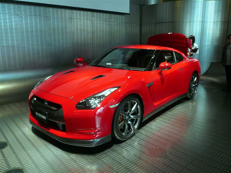 Launch of Nissan GTR in Tokyo Nissan showroom (2007 Nov)